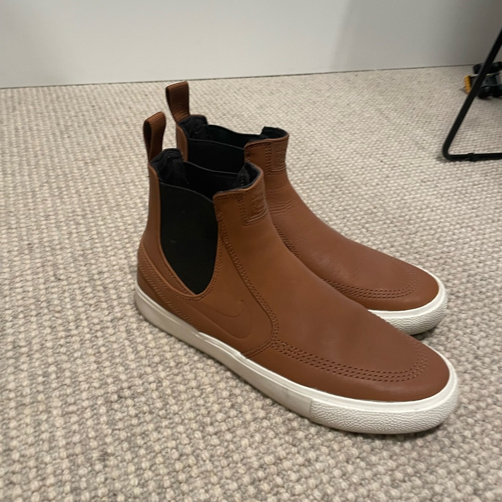 Nike men’s SB zoom Stefan janoski high top shoes (men’s 7 women’s 9)